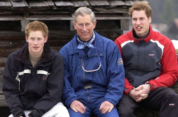 «Это полная чушь»: принц Чарльз впервые прокомментировал слухи о ссорах Гарри и Уильяма