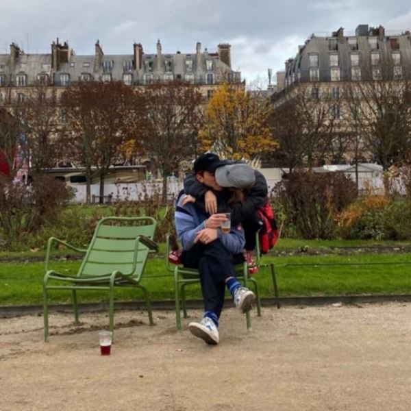 Французская модель с откровенными фото в Instagram: рассказываем, с кем встречается звезда «Ривердейла» Кей Джей Апа